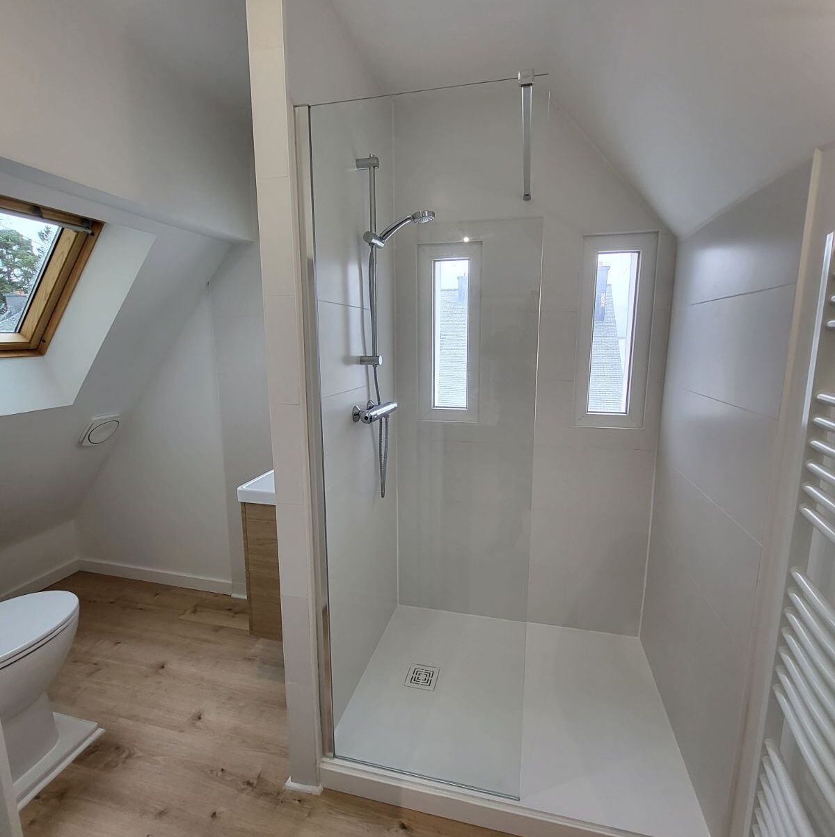 Salle de bain mansardée Damgan Après 1 FG RENOV