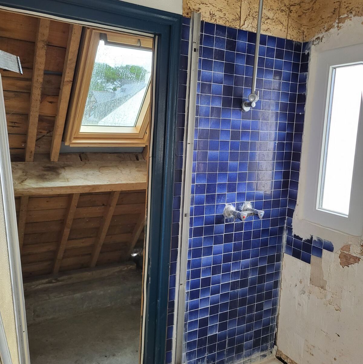 Salle de bain mansardée Damgan Avant 2 FG RENOV