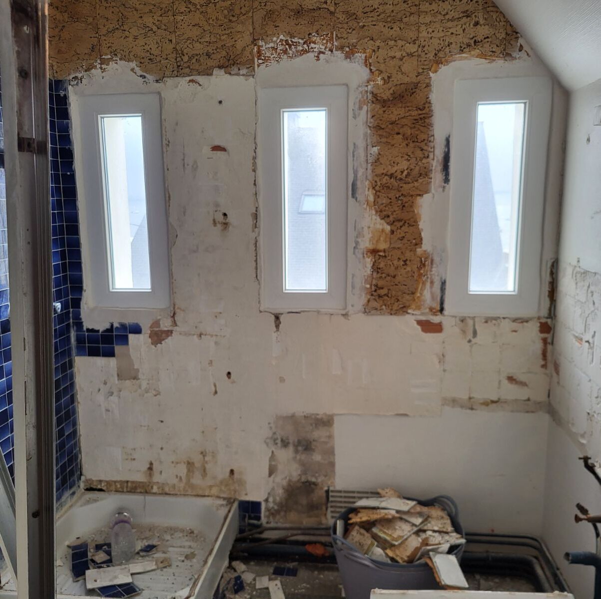 Salle de bain mansardée Damgan Pendant 1 FG RENOV