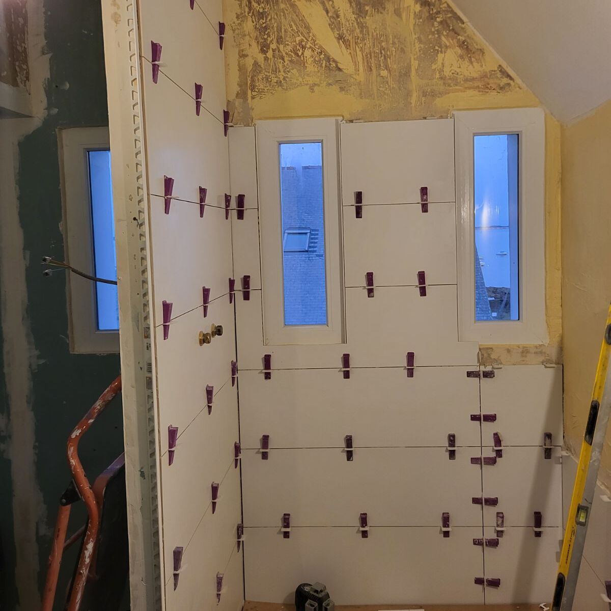 Salle de bain mansardée Damgan Pendant 4 FG RENOV