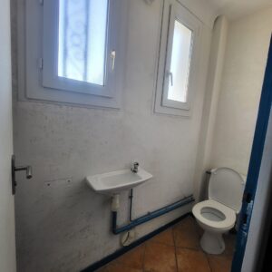 Renovation-toilette-suspendu-Zellige-Avant-FG-RENOV-scaled.jpg